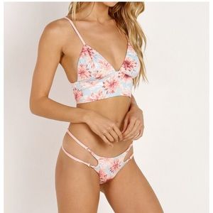 Frankie's Bikinis Lala Bikini Top Wild Flower - M